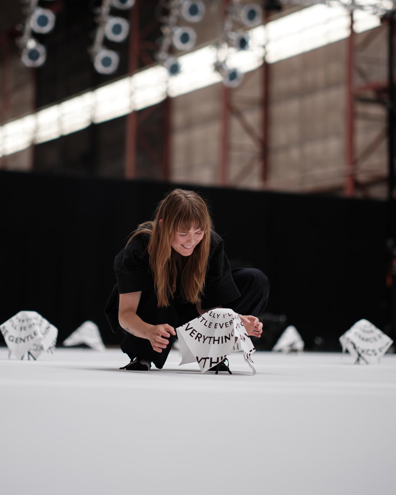 Behind the scenes photo 7