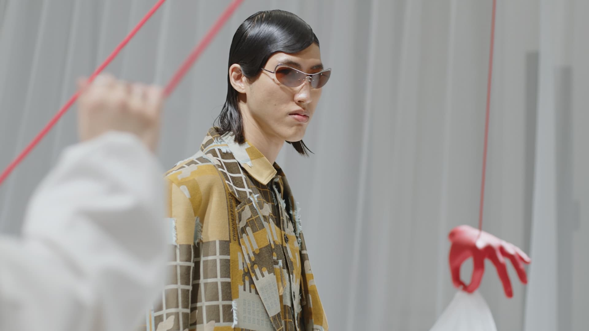 Runway moments – Henrik Vibskov Milan 6